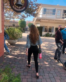 Sydney Sierota feet photo thumbnail