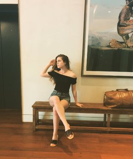 Sydney Sierota feet photo thumbnail