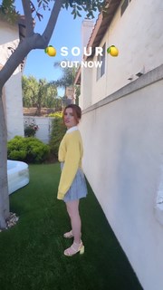 Sydney Sierota feet photo thumbnail