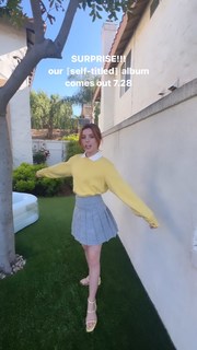 Sydney Sierota feet photo thumbnail