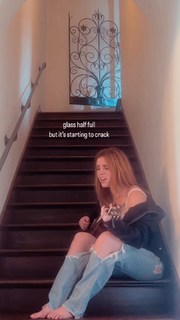 Sydney Sierota feet photo thumbnail