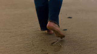 Sydney Sierota feet photo thumbnail