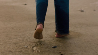 Sydney Sierota feet photo thumbnail