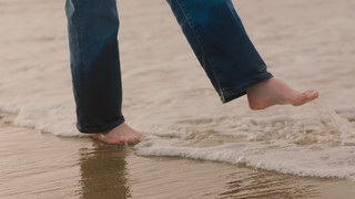 Sydney Sierota feet photo thumbnail