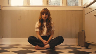 Sydney Sierota feet photo thumbnail