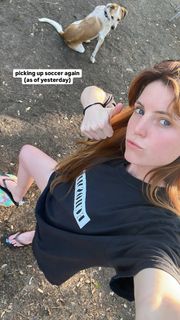 Sydney Sierota feet photo thumbnail