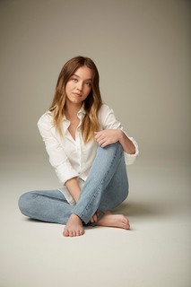 Sydney Sweeney feet photo thumbnail