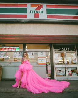 Sydney Sweeney feet photo thumbnail