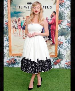 Sydney Sweeney feet photo thumbnail