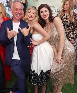 Sydney Sweeney feet photo thumbnail