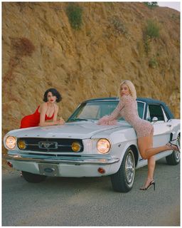 Sydney Sweeney feet photo thumbnail