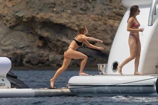 Sydney Sweeney feet photo thumbnail