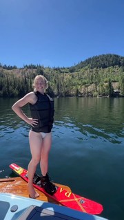 Sydney Sweeney feet photo thumbnail