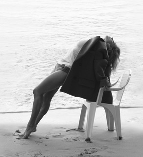 Sydney Sweeney feet photo thumbnail