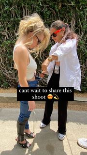 Sydney Sweeney feet photo thumbnail