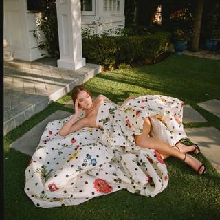 Sydney Sweeney feet photo thumbnail
