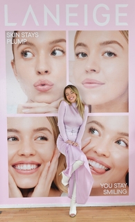 Sydney Sweeney feet photo thumbnail