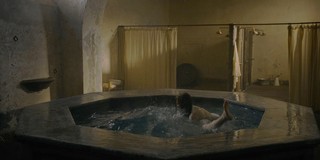 Sydney Sweeney feet photo thumbnail