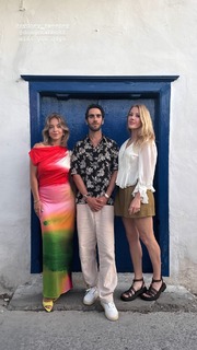 Sydney Sweeney feet photo thumbnail