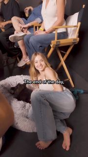Sydney Sweeney feet photo thumbnail