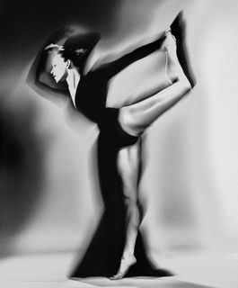 Sydney Sweeney feet photo thumbnail