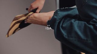 Sydney Sweeney feet photo thumbnail