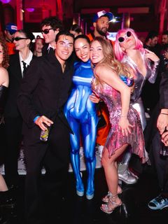 Sydney Sweeney feet photo thumbnail