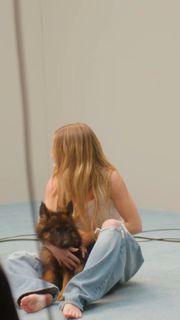 Sydney Sweeney feet photo thumbnail