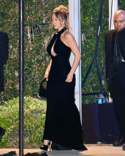 Sydney Sweeney feet photo thumbnail