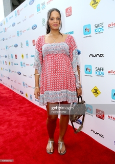 Sydney Tamiia Poitier feet photo thumbnail