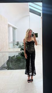 Sydney Thomas feet photo thumbnail