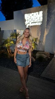 Sydney Thomas feet photo thumbnail