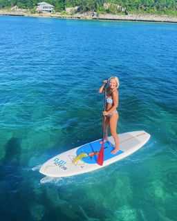 Sydney Thomas feet photo thumbnail