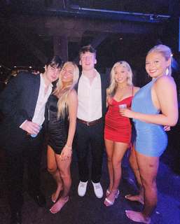 Sydney Thomas feet photo thumbnail