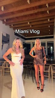 Sydney Thomas feet photo thumbnail