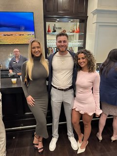 Sydney Thomas feet photo thumbnail