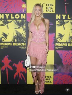 Sydney Thomas feet photo 3