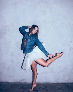 Sydney Zmrzel feet photo thumbnail