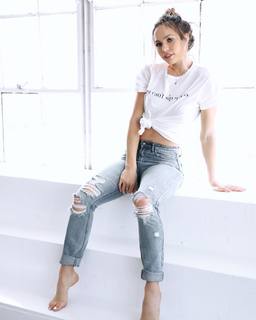 Sydney Zmrzel feet photo thumbnail