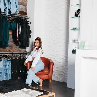 Sydney Zmrzel feet photo thumbnail