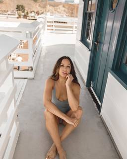 Sydney Zmrzel feet photo thumbnail