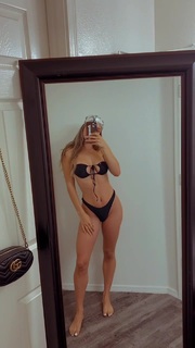 Sydney Zmrzel feet photo thumbnail