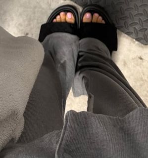 Sydney Zmrzel feet photo thumbnail