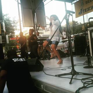 Syleena Johnson feet photo 2