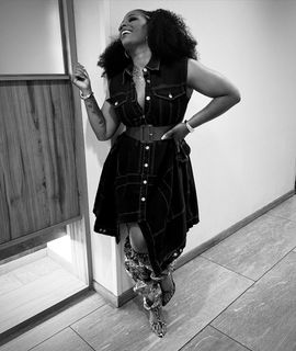 Syleena Johnson feet photo 3