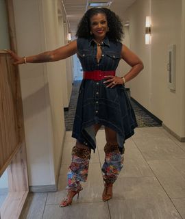 Syleena Johnson feet photo 2