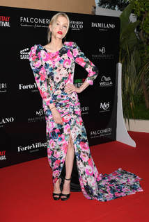 Sylvia Hoeks feet photo thumbnail