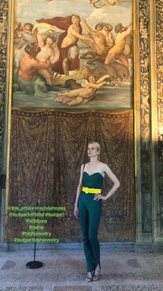 Sylvia Hoeks feet photo thumbnail