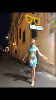 Sylvia Hoeks feet photo thumbnail