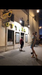 Sylvia Hoeks feet photo thumbnail